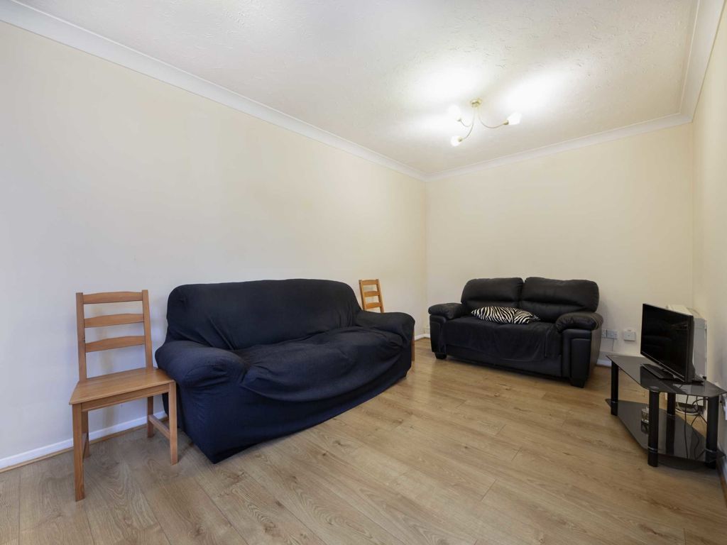 1 bed flat for sale in Allington Close, Greenford UB6, £220,000