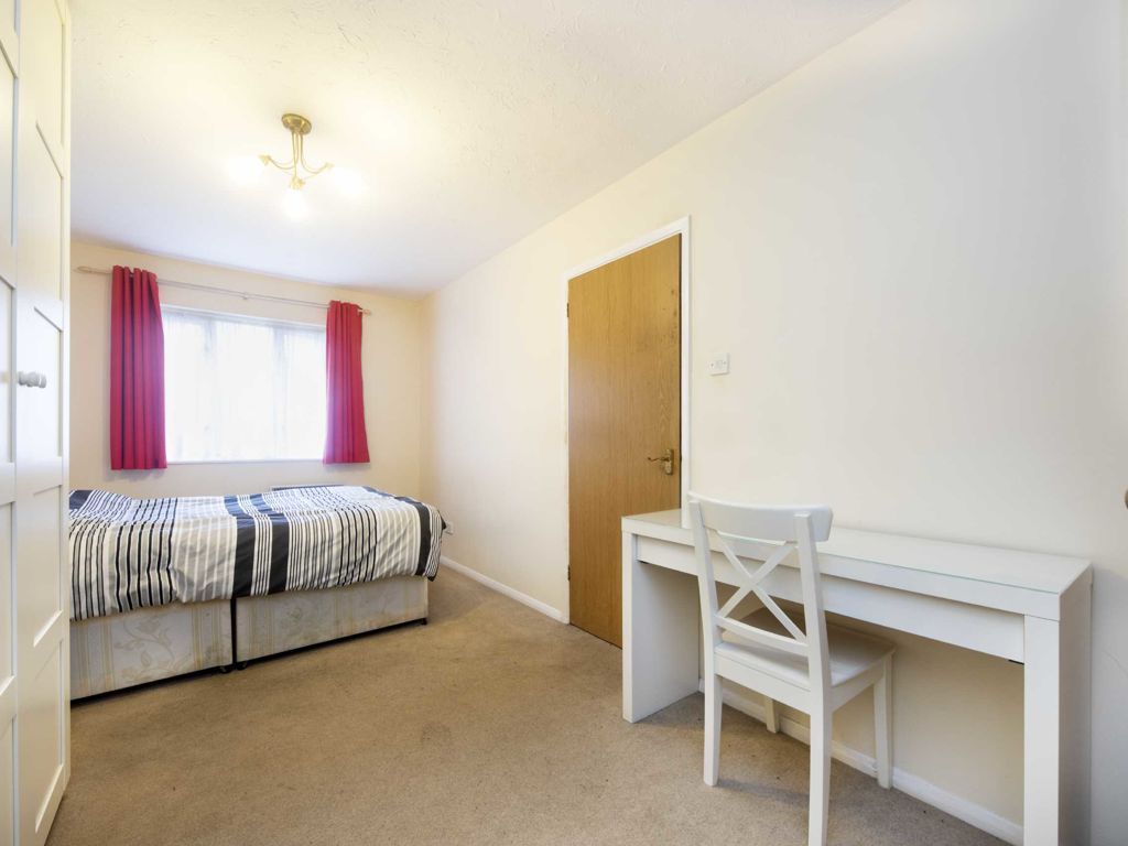 1 bed flat for sale in Allington Close, Greenford UB6, £220,000