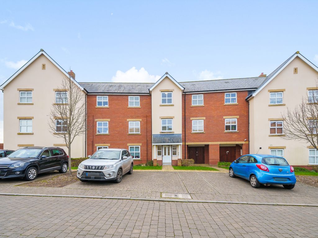 1 bed flat for sale in Roving Close, Andover SP11, £120,000