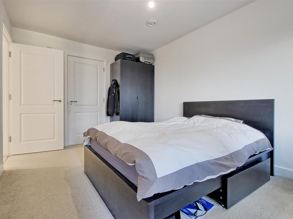 2 bed flat for sale in Beacon Rise, 160 Newmarket Road, Cambridge CB5, £480,000