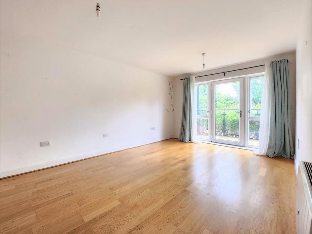 2 bed flat for sale in Oak Drive, Arborfield, Reading RG2, £229,999