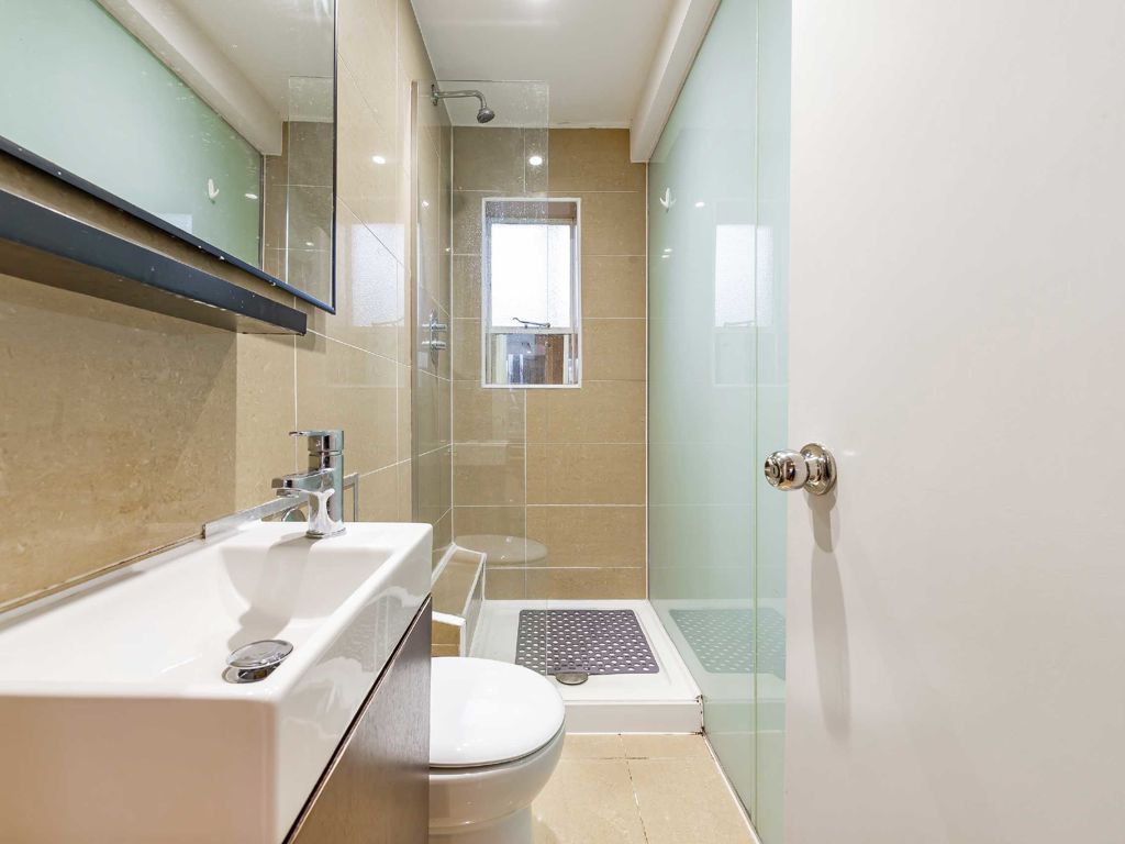 1 bed flat for sale in Upper Street, London N1, £365,000