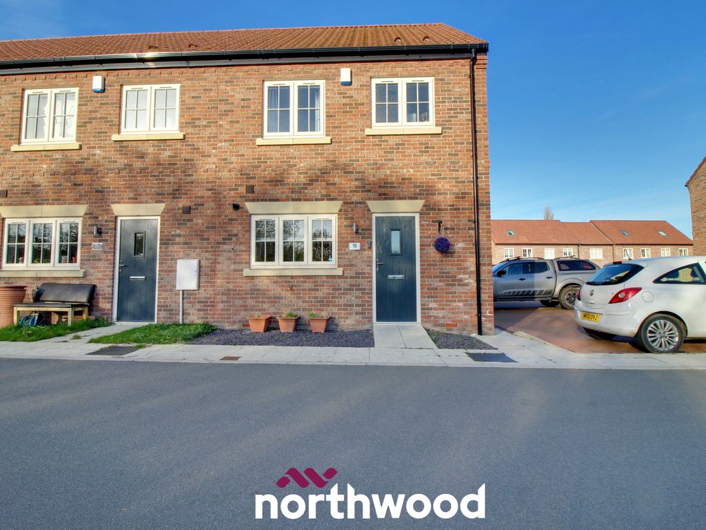 4 bed terraced house for sale in Wharf Crescent, Thorne, Doncaster DN8, £205,000