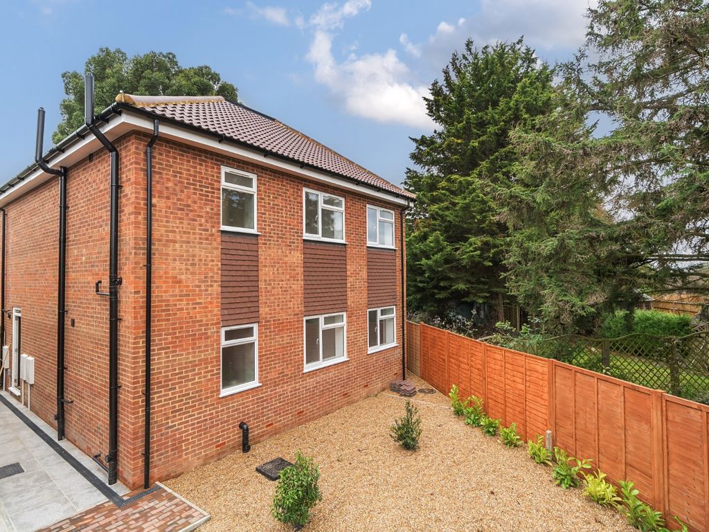 New home, 3 bed flat for sale in Trinity Close, Bromley Common, Kent BR2, £550,000