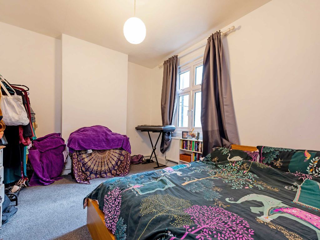 1 bed flat for sale in Cornwall Road, London N15, £375,000