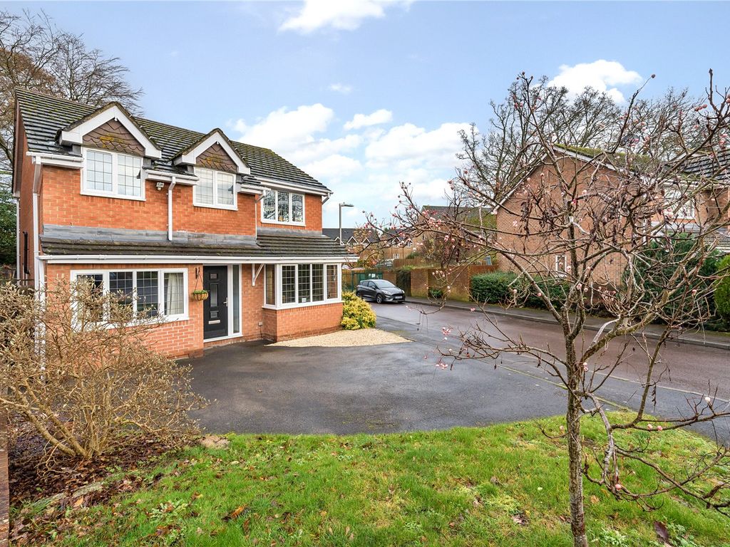 4 bed detached house for sale in Groves Lea, Mortimer, Reading, Berkshire RG7, £599,000