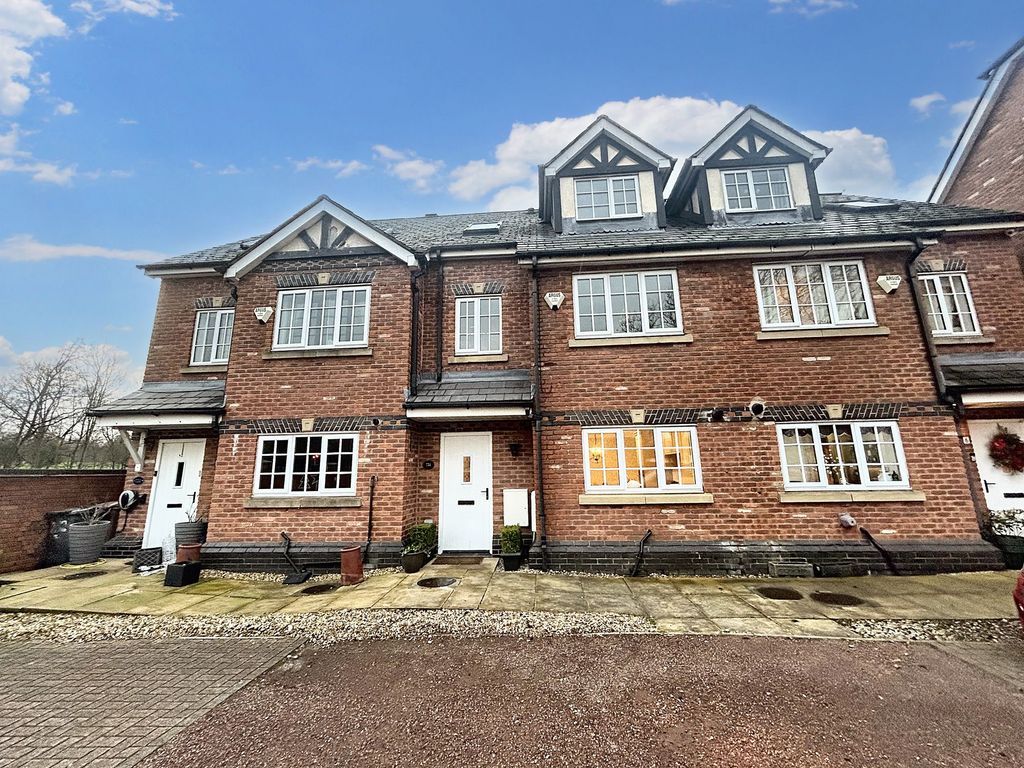 4 bed mews house for sale in Old Clough Lane, Worsley M28, £435,000
