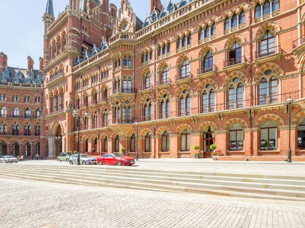 2 bed flat for sale in St. Pancras Chambers, Euston Road, London NW1, £1,295,000