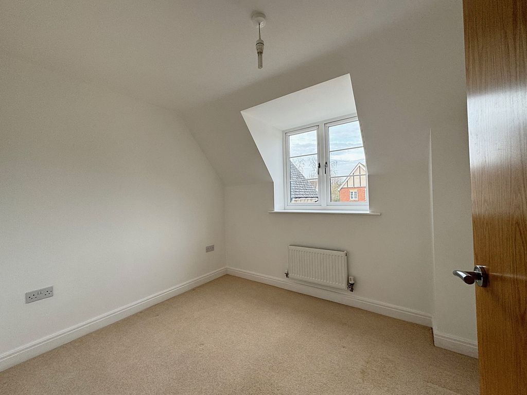 2 bed flat for sale in Laneham Place, Kenilworth CV8, £187,000