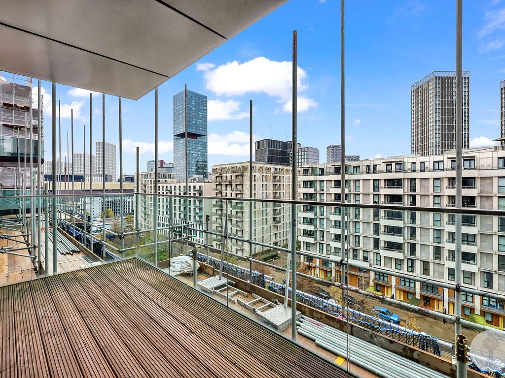 2 bed flat for sale in Kaleidoscope House, Stratford E20, £460,000