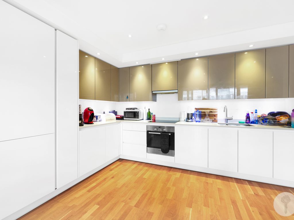 2 bed flat for sale in Kaleidoscope House, Stratford E20, £460,000