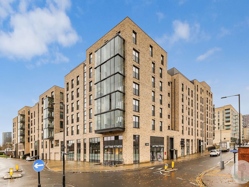3 bed flat for sale in Flat 4, London E15, £640,000