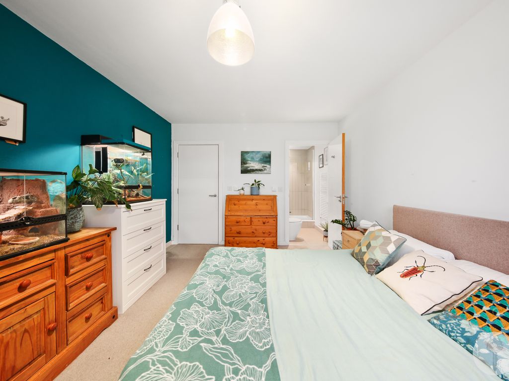 3 bed flat for sale in Flat 4, London E15, £640,000