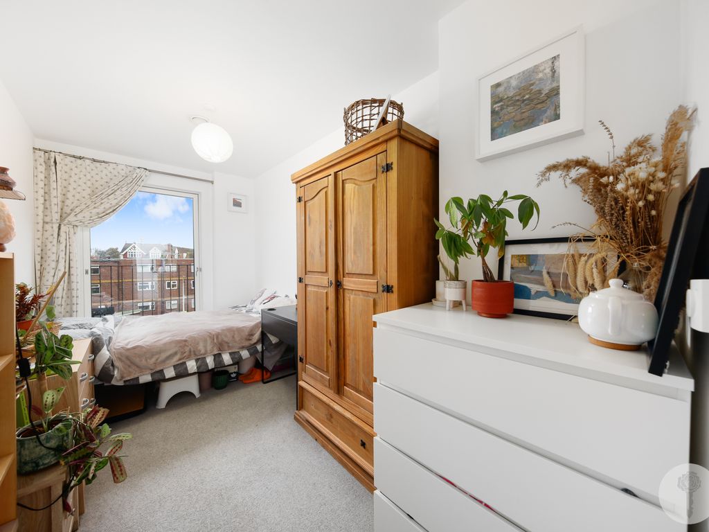 3 bed flat for sale in Flat 4, London E15, £640,000