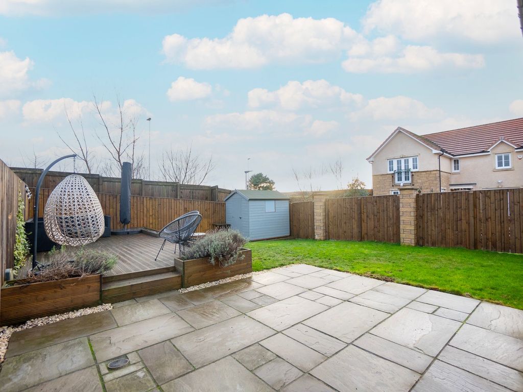 4 bed detached house for sale in Poynters Road, Broxburn EH52, £345,000