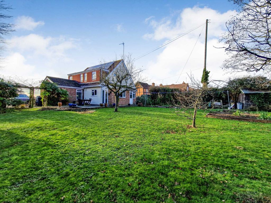 3 bed detached house for sale in Corse Lawn, Gloucester GL19, £595,000