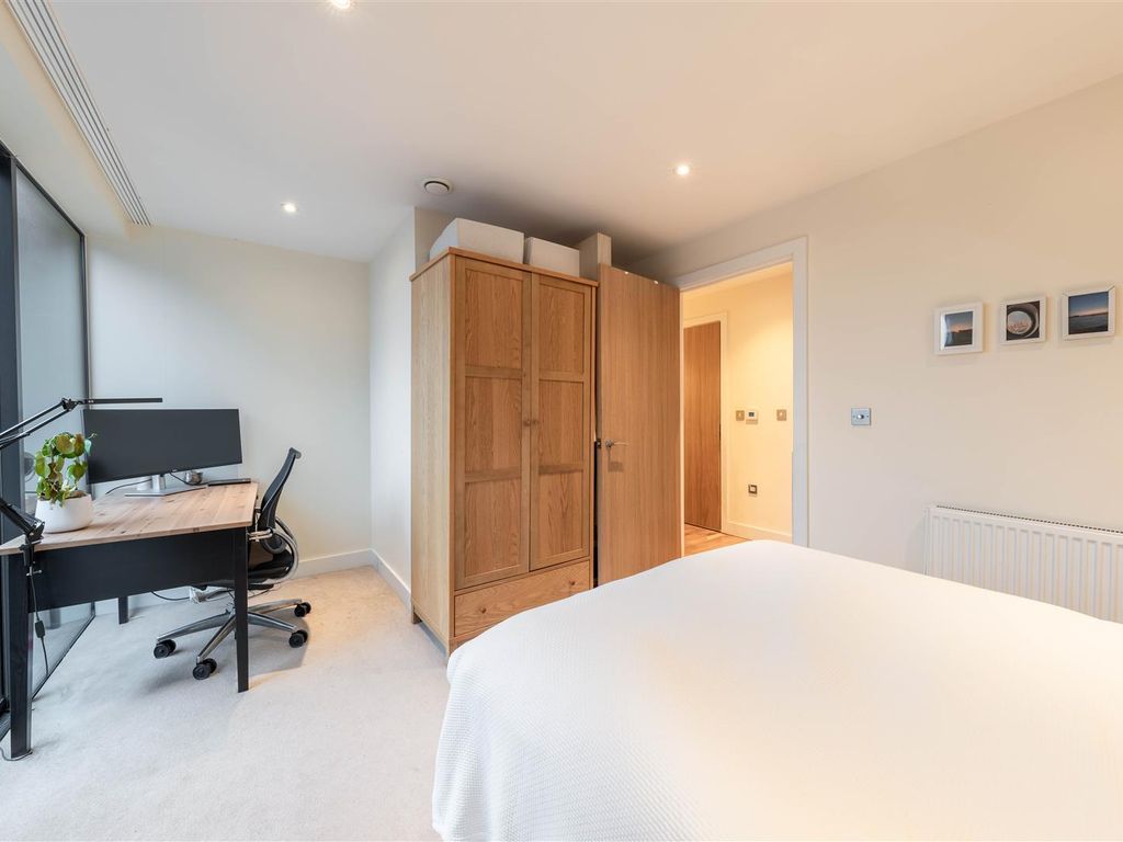 3 bed flat for sale in Maltby Street, London SE1, £1,000,000