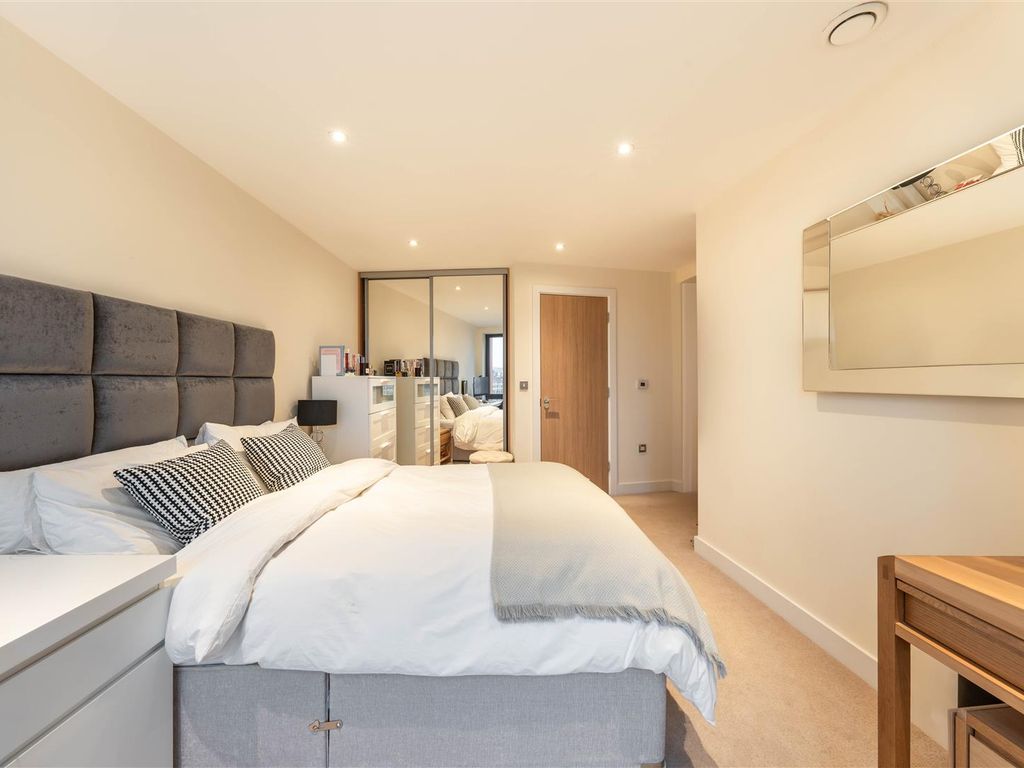 3 bed flat for sale in Maltby Street, London SE1, £1,000,000