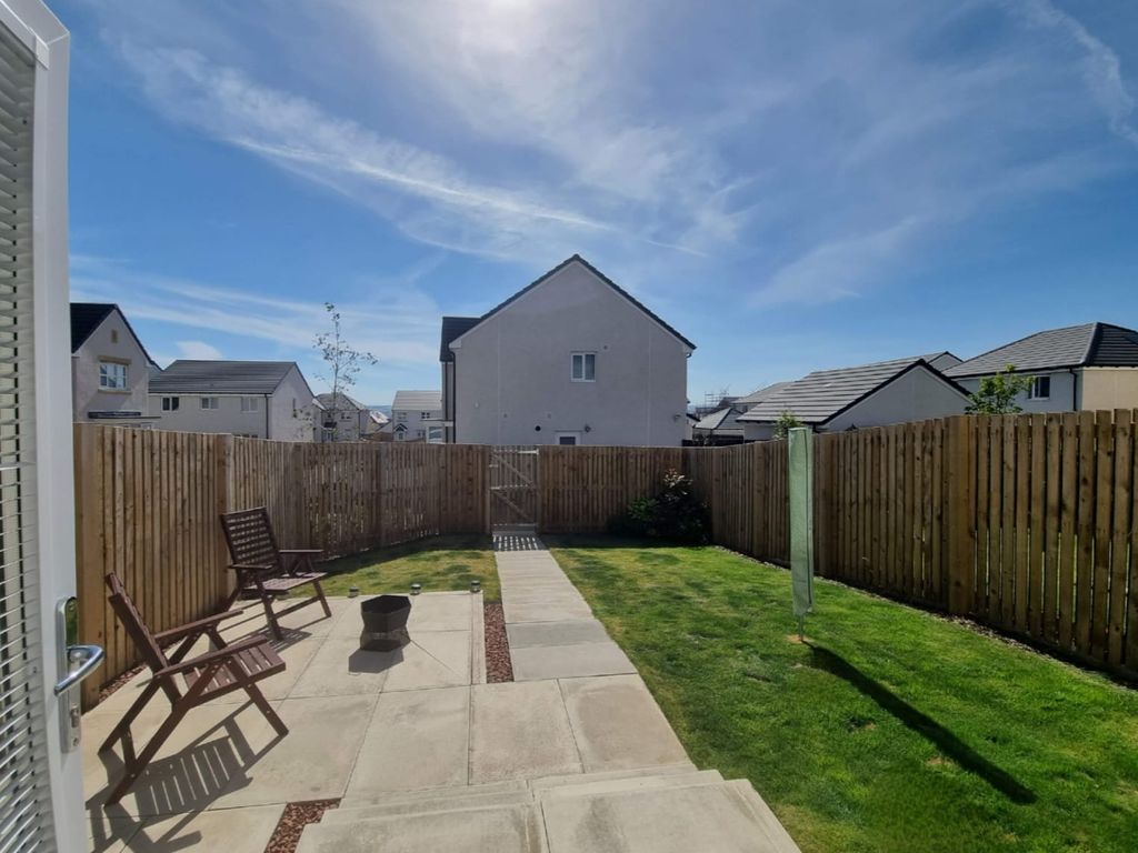 3 bed semi-detached house for sale in 4 Pincott Drive, Gilmerton EH17, £285,000