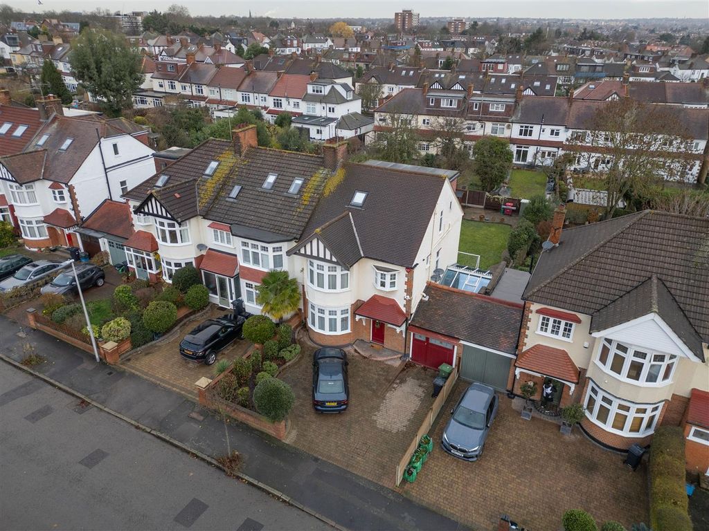 4 bed detached house for sale in Overton Drive, London E11, £1,450,000