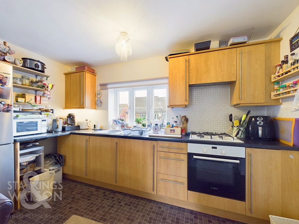2 bed flat for sale in Washington Drive, Carbrooke, Thetford IP25, £160,000