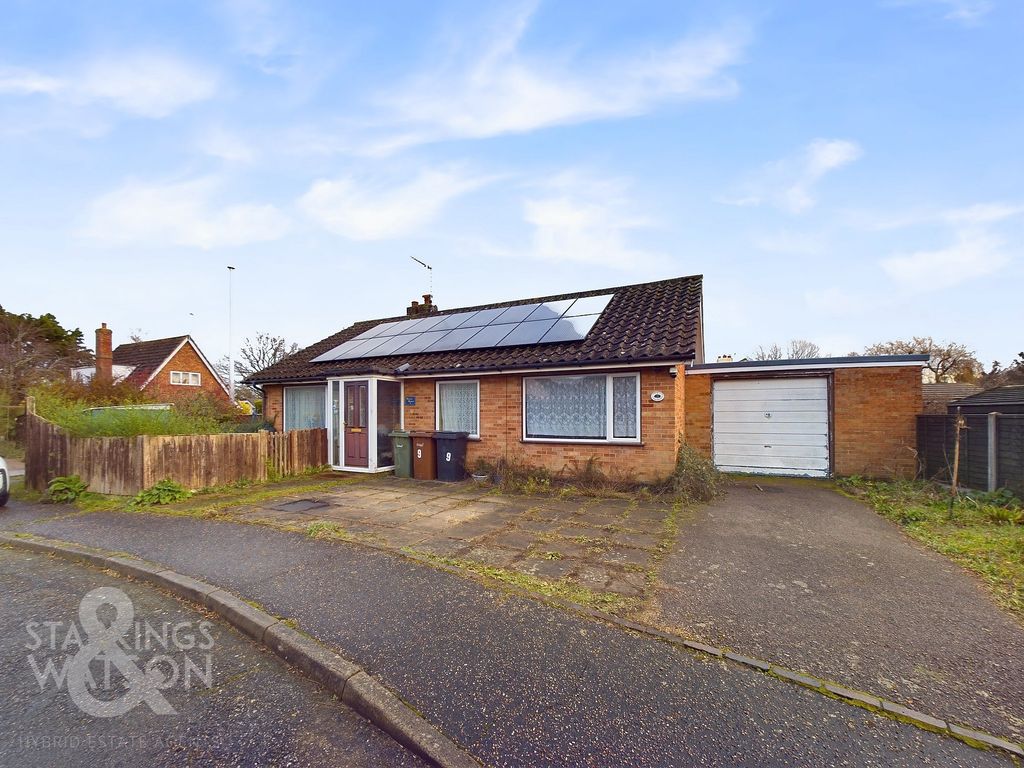 3 bed detached bungalow for sale in Chapel Meadow, Kirby Cane, Bungay NR35, £240,000