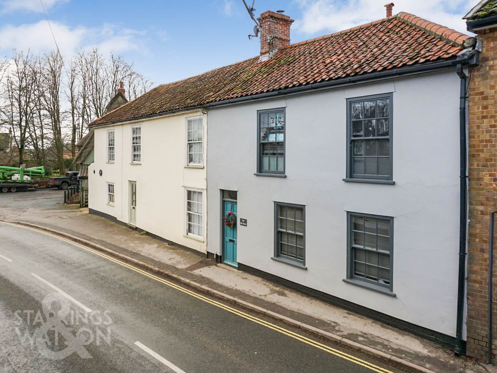 3 bed cottage for sale in Market Street, East Harling, Norwich NR16, £325,000