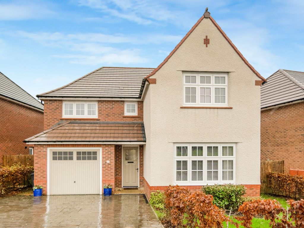 4 bed detached house for sale in Hen Chwarel Drive, Llanwern NP18, £390,000