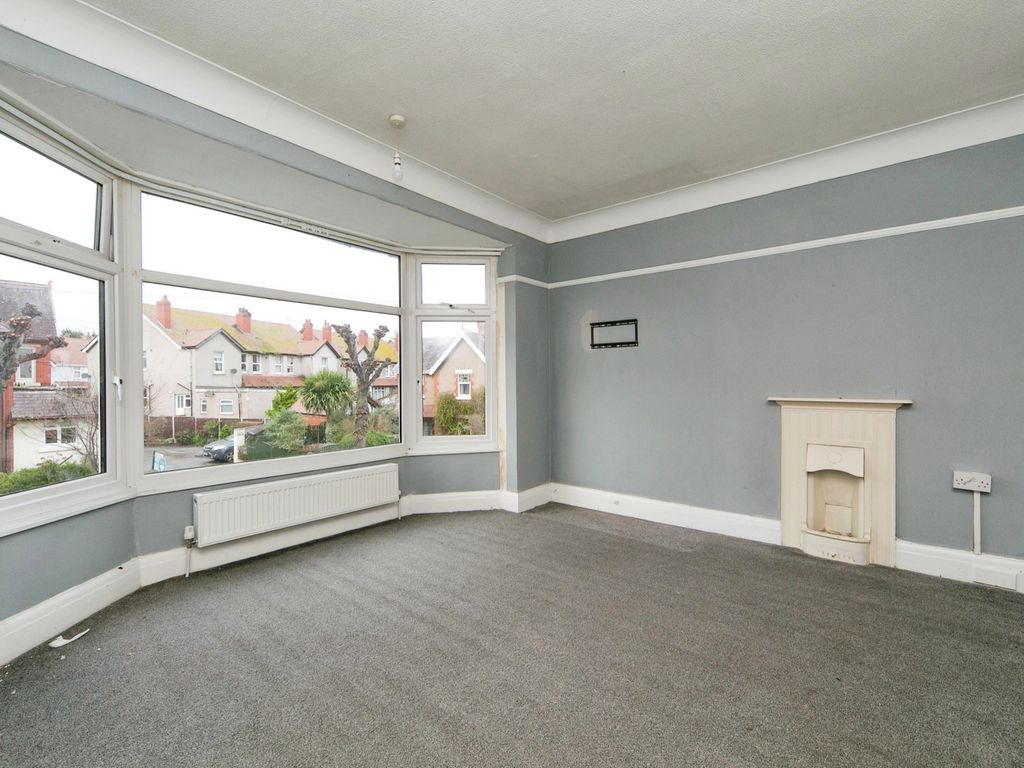 2 bed flat for sale in Everard Road, Rhos On Sea, Colwyn Bay, Conwy LL28, £145,000