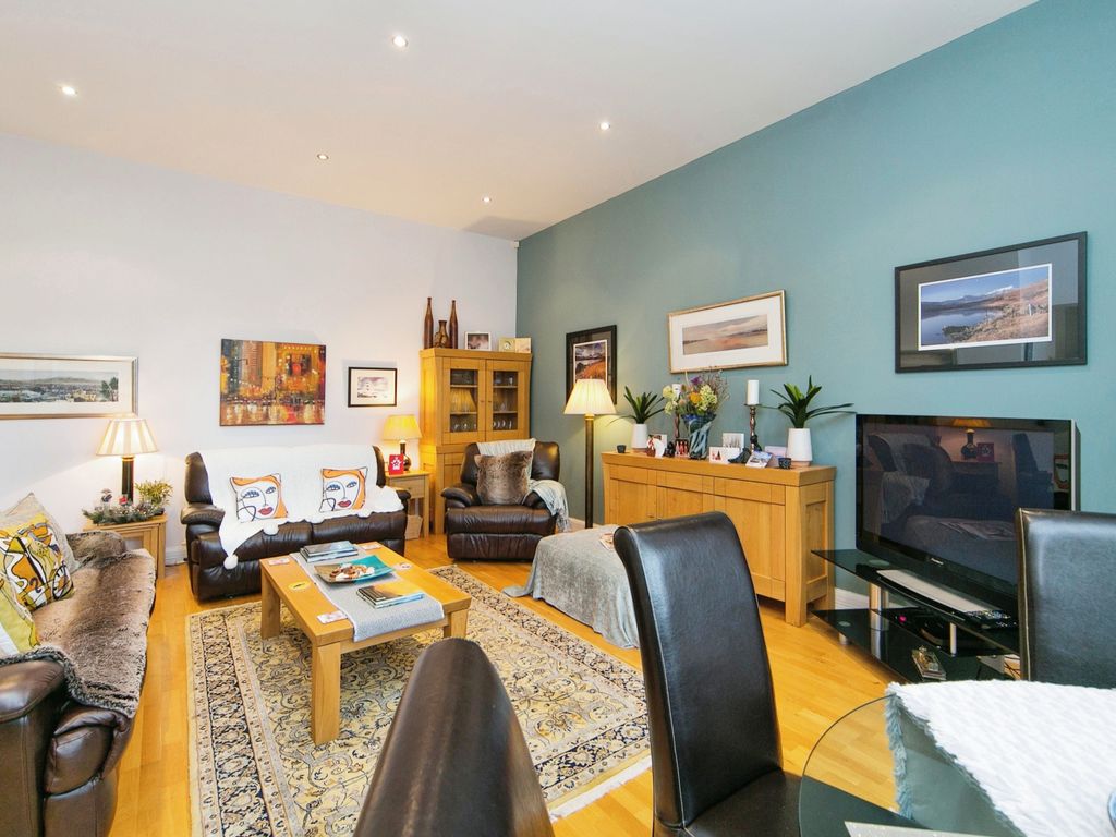 2 bed flat for sale in Church Walks, Llandudno, Conwy LL30, £280,000