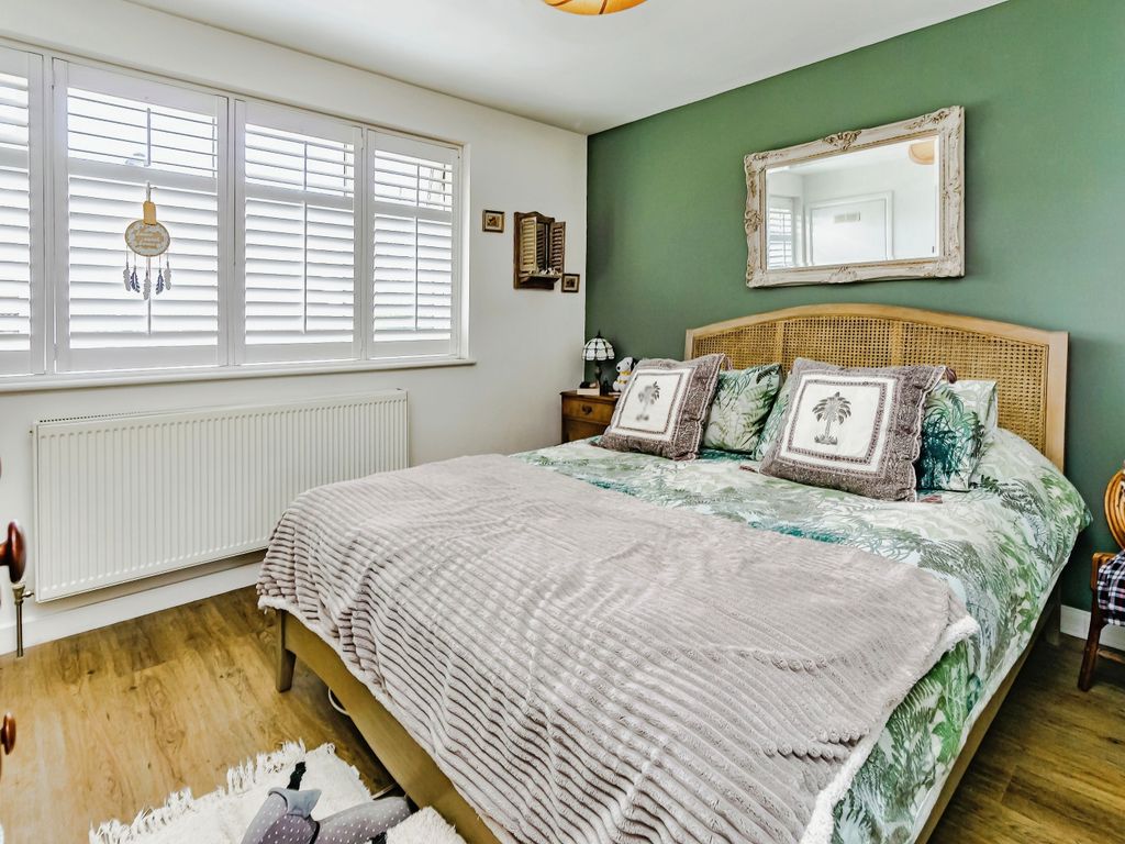 2 bed end terrace house for sale in Polesteeple Hill, Biggin Hill, Westerham TN16, £400,000
