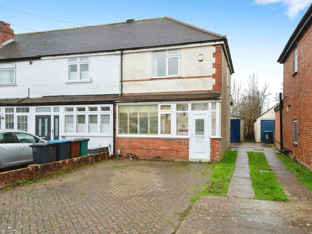 2 bed end terrace house for sale in Hamsey Green Gardens, Warlingham, Surrey CR6, £425,000