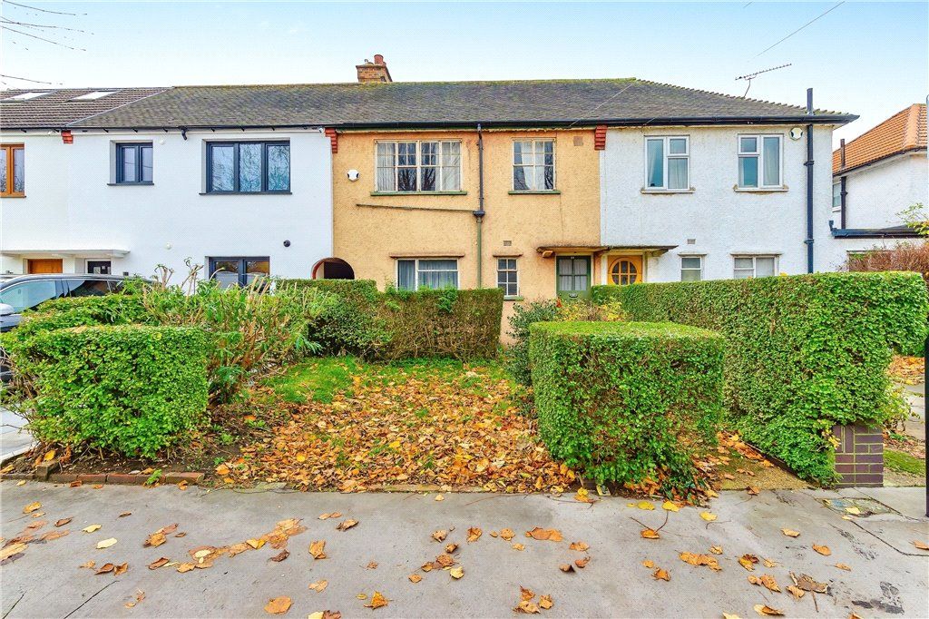 3 bed terraced house for sale in Barrow Road, Croydon CR0, £310,000