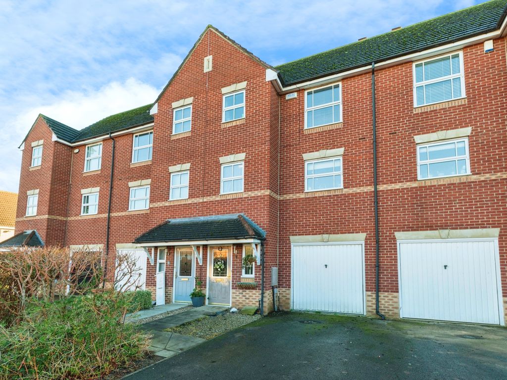 3 bed town house for sale in Weavers Green, Northallerton, North Yorkshire DL7, £240,000