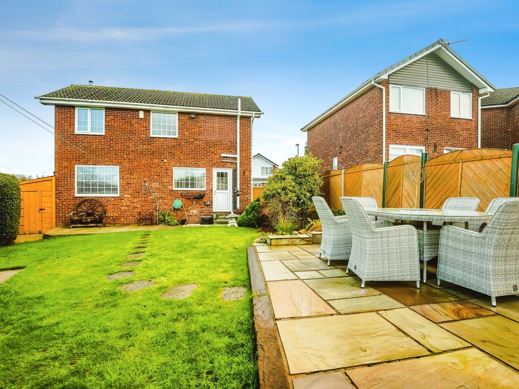 3 bed detached house for sale in Stone Brig Lane, Rothwell, Leeds, West Yorkshire LS26, £350,000