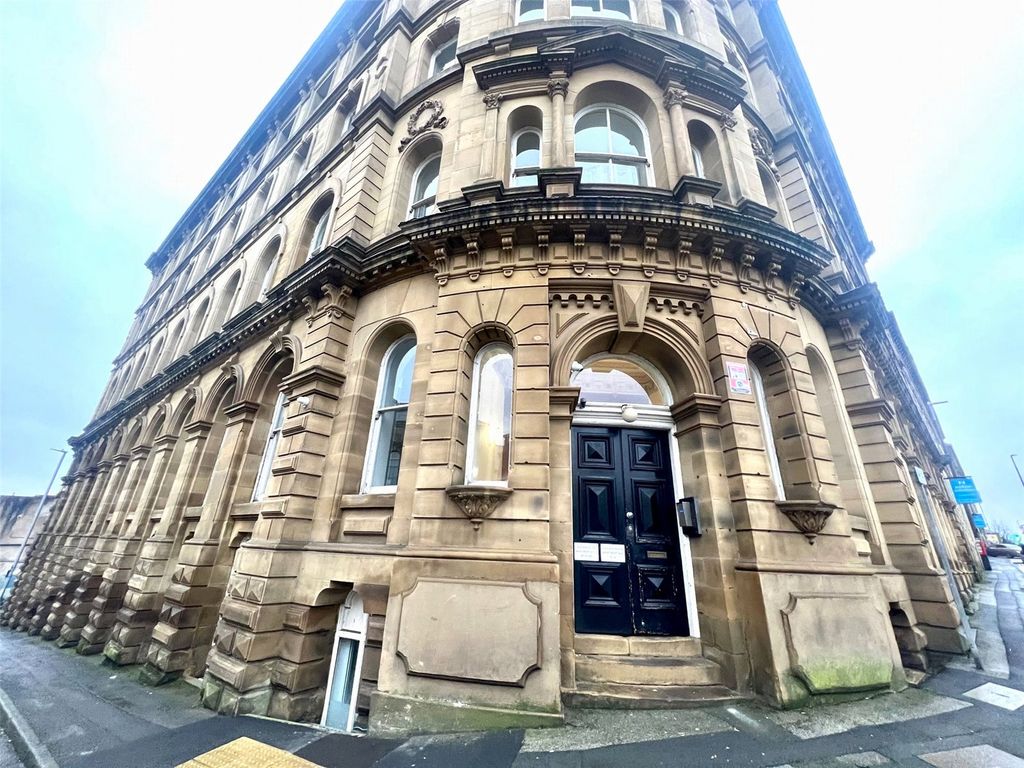 1 bed flat for sale in Wellington Road, Dewsbury, West Yorkshire WF13, £30,000