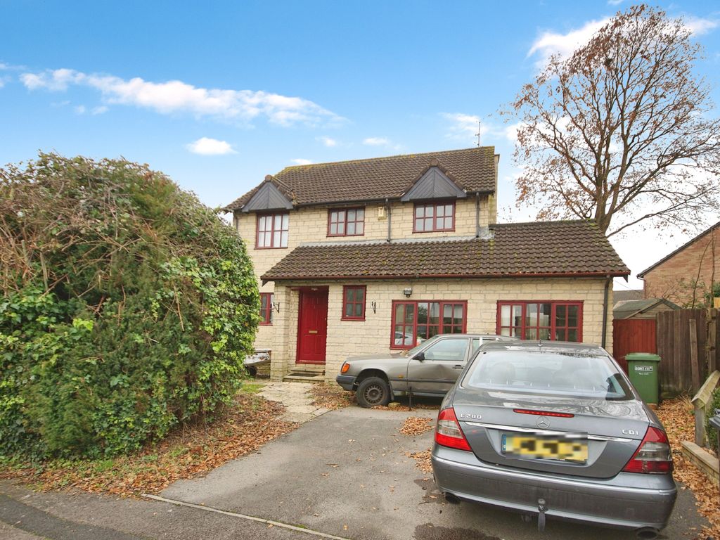 4 bed detached house for sale in Chessel Close, Bradley Stoke, Bristol BS32, £475,000