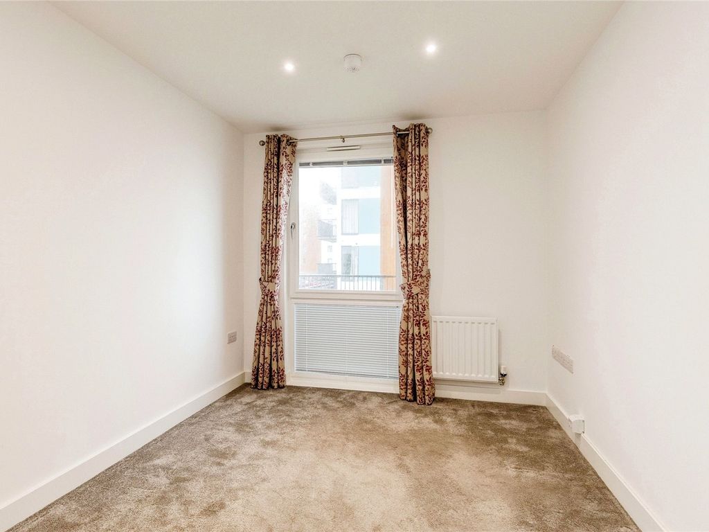 2 bed flat for sale in Argentia Place, Bristol, Avon BS20, £315,000