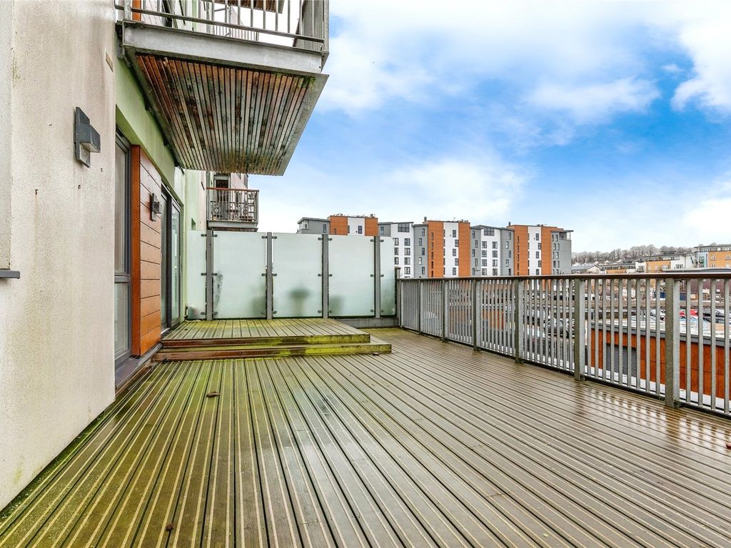 2 bed flat for sale in Argentia Place, Bristol, Avon BS20, £315,000