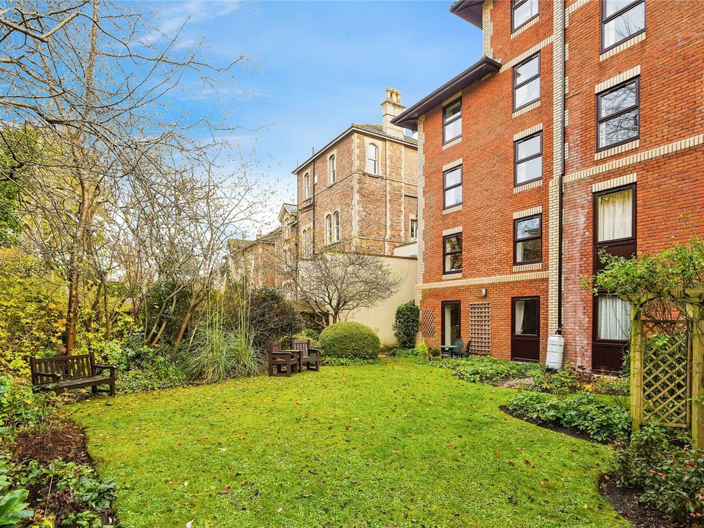 1 bed flat for sale in Avon Court, Beaufort Road, Clifton, Bristol BS8, £100,000