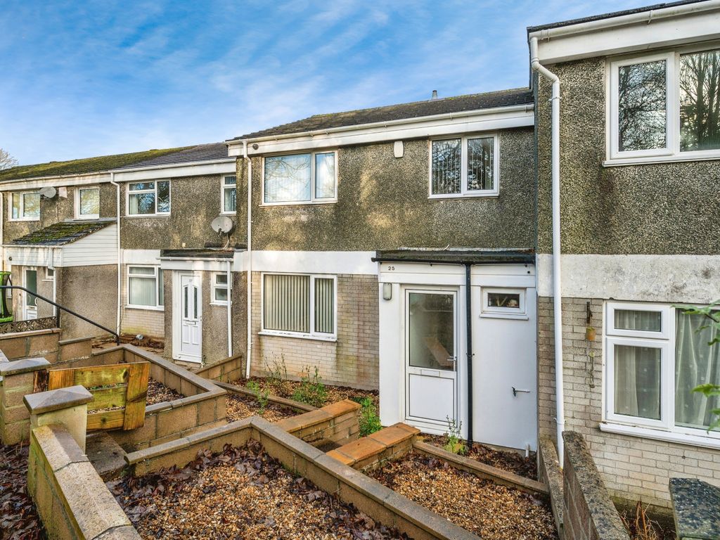 3 bed terraced house for sale in Duloe Gardens, Pennycross, Plymouth PL2, £200,000