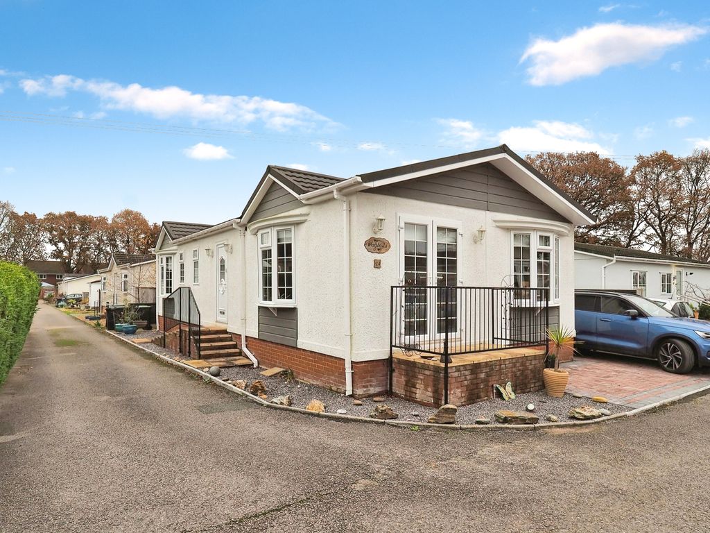 2 bed mobile/park home for sale in Hillbury Park, Hillbury Road, Alderholt, Fordingbridge SP6, £200,000