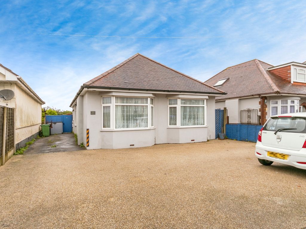 2 bed bungalow for sale in Ringwood Road, Poole BH12, £350,000