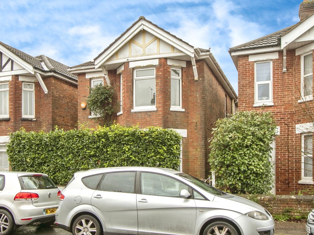 4 bed detached house for sale in Muscliffe Road, Bournemouth BH9, £400,000