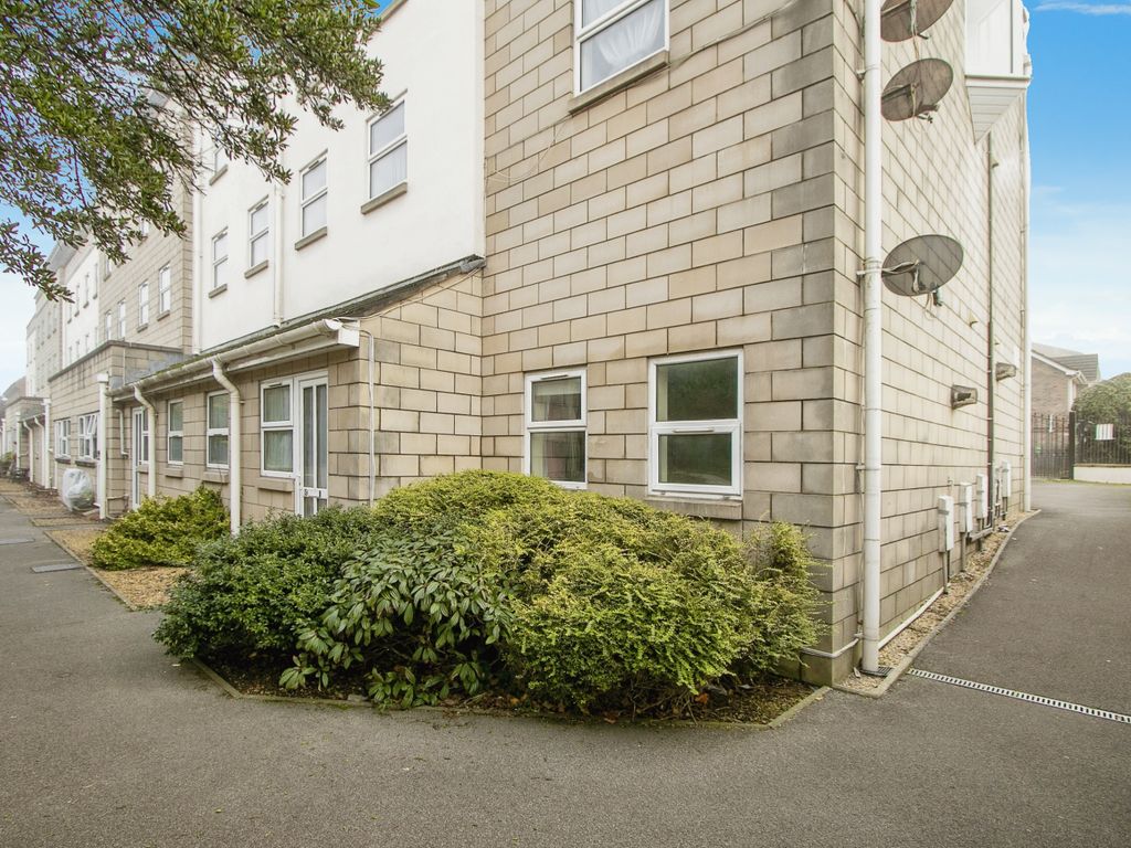 1 bed flat for sale in Ringwood Road, Poole BH12, £125,000