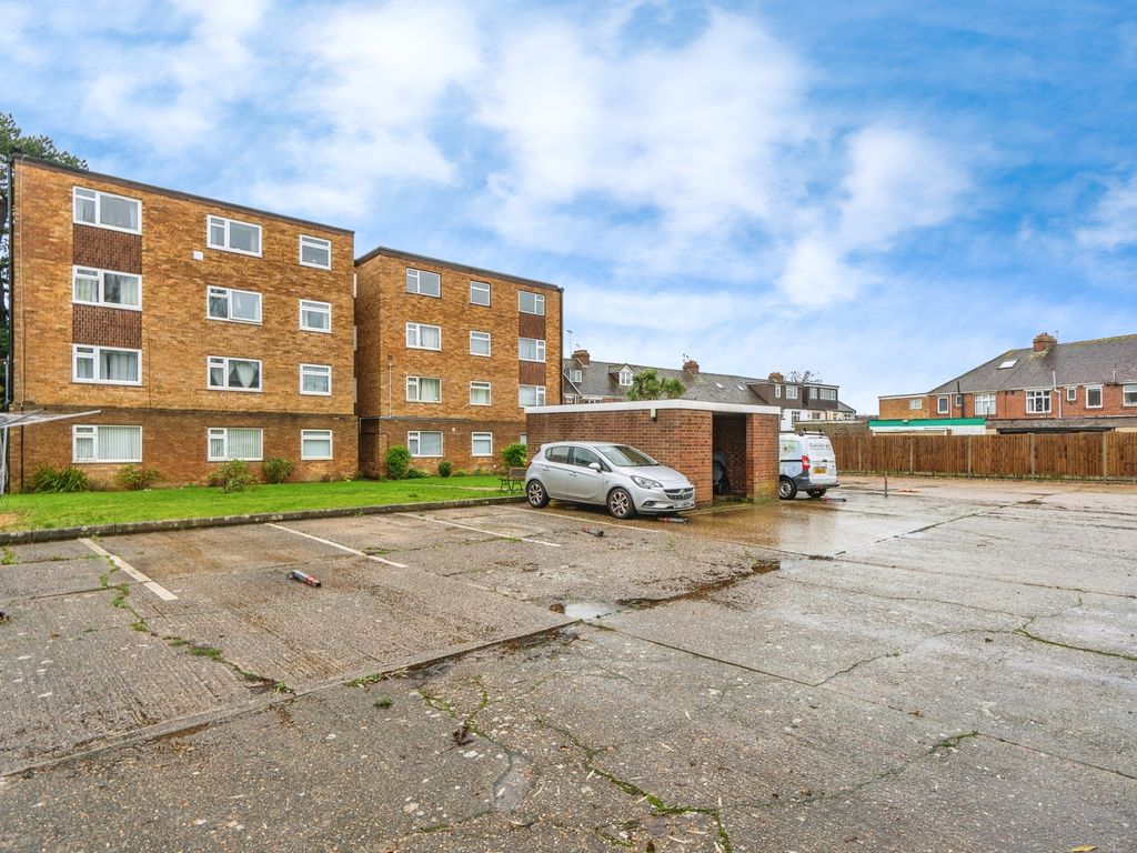 2 bed flat for sale in Magdala Road, Portsmouth, Hampshire PO6, £180,000