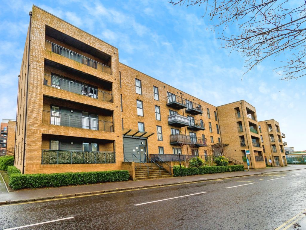 2 bed flat for sale in Albert Road North, Southampton, Hampshire SO14, £230,000