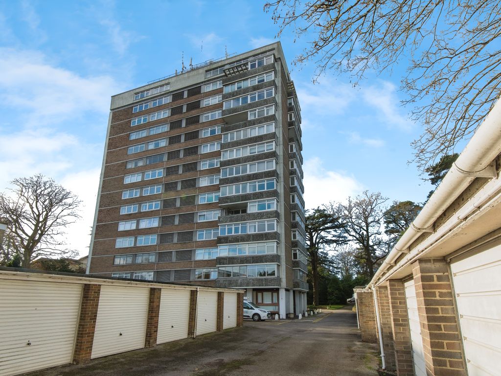 3 bed flat for sale in Brampton Tower, Bassett Avenue, Southampton, Hampshire SO16, £340,000