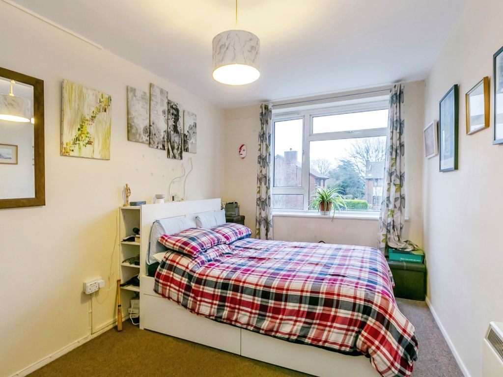 2 bed flat for sale in The Triangle, Poole, Dorset BH16, £150,000