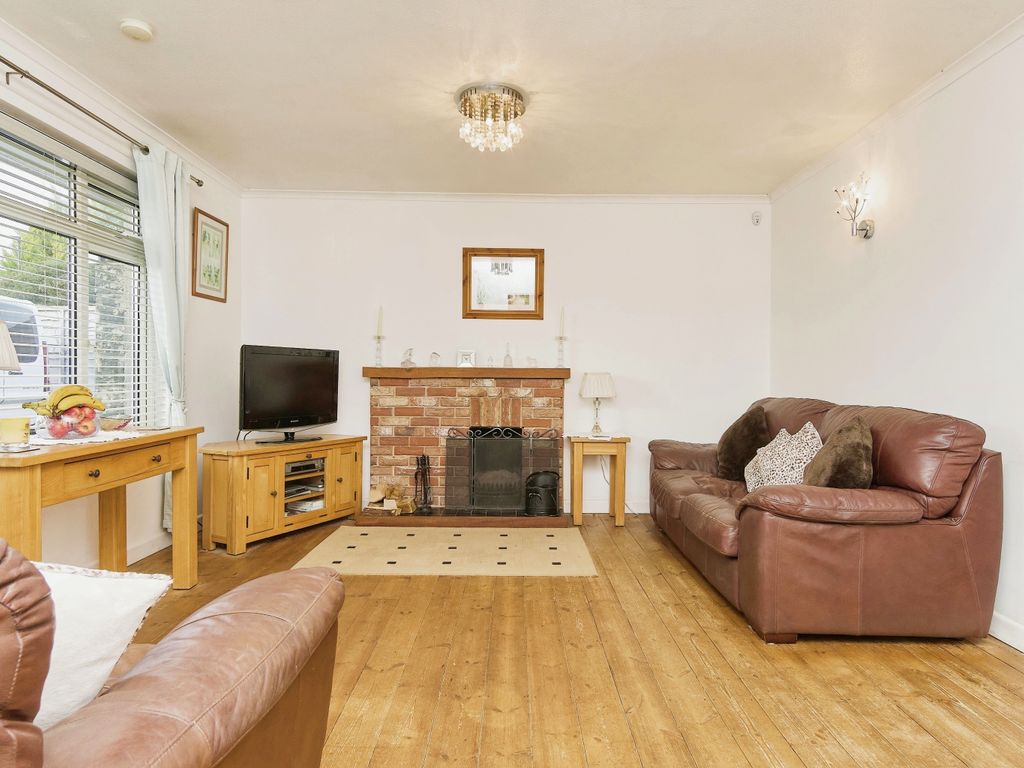 3 bed bungalow for sale in Parkway, Freshwater, Isle Of Wight PO40, £360,000